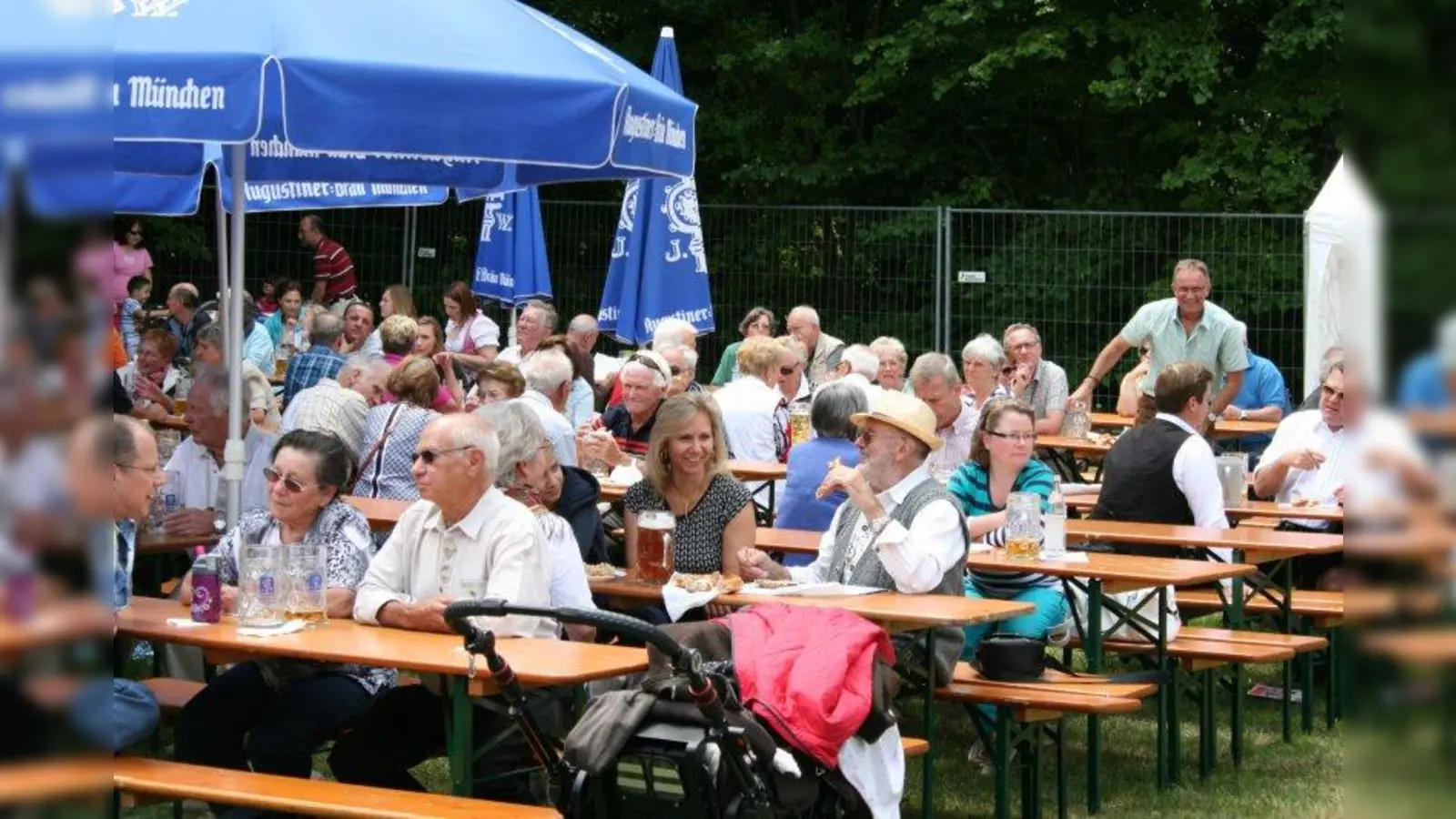 Jung und Alt, Groß und klein: Das Allacher Dorffest ist ein Fest für alle Generationen. (Foto: bk (Archiv))
