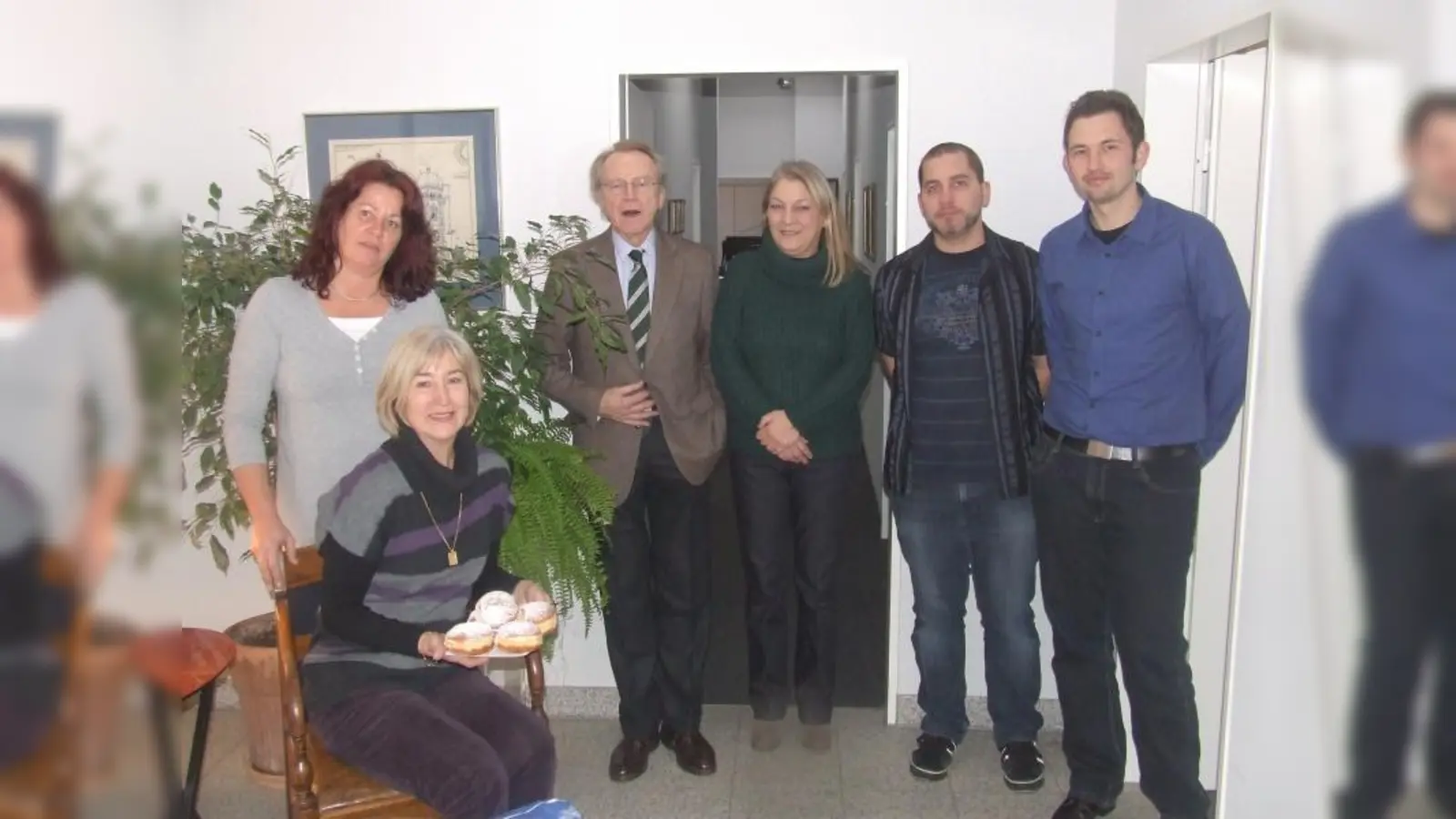 Krapfenalarm bei der Metallhandelsgesellschaft<br>Schoof &amp; Haslacher in Pasing: Gabi Bittenbrunn, Peter Haslacher, Stefan Wagner und Sebastian Blobelt<br>Karin Schweigart<br>Nicola Bledlej (Foto: JK)