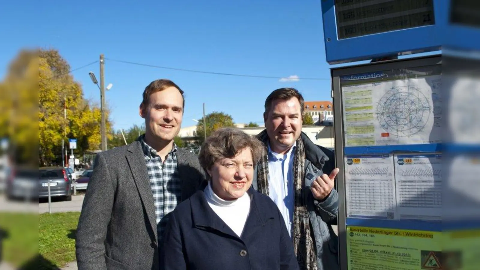 Setzen sich für eine direkte Busverbindung von Allach nach Moosach ein (v.l.): Manfred Gürich, Heike Kainz und Josef Schmid. (Foto: pi)