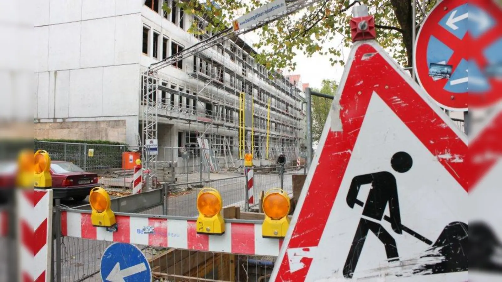Baustelle: An der Meindlstraße entsteht ein neuer Schulkomplex. Wird es hier ruhiger, wenn die Bauarbeiten vorüber sind? (Foto: job)