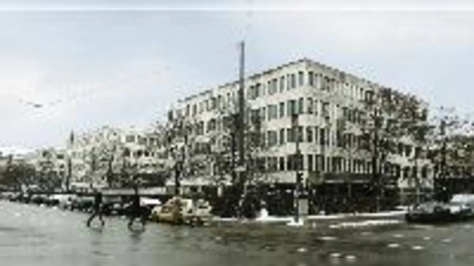 Noch in diesem Jahr werden diese Asbest-Betonklötze an der Gabelsbergerstraße abgerissen.  (Foto: els)