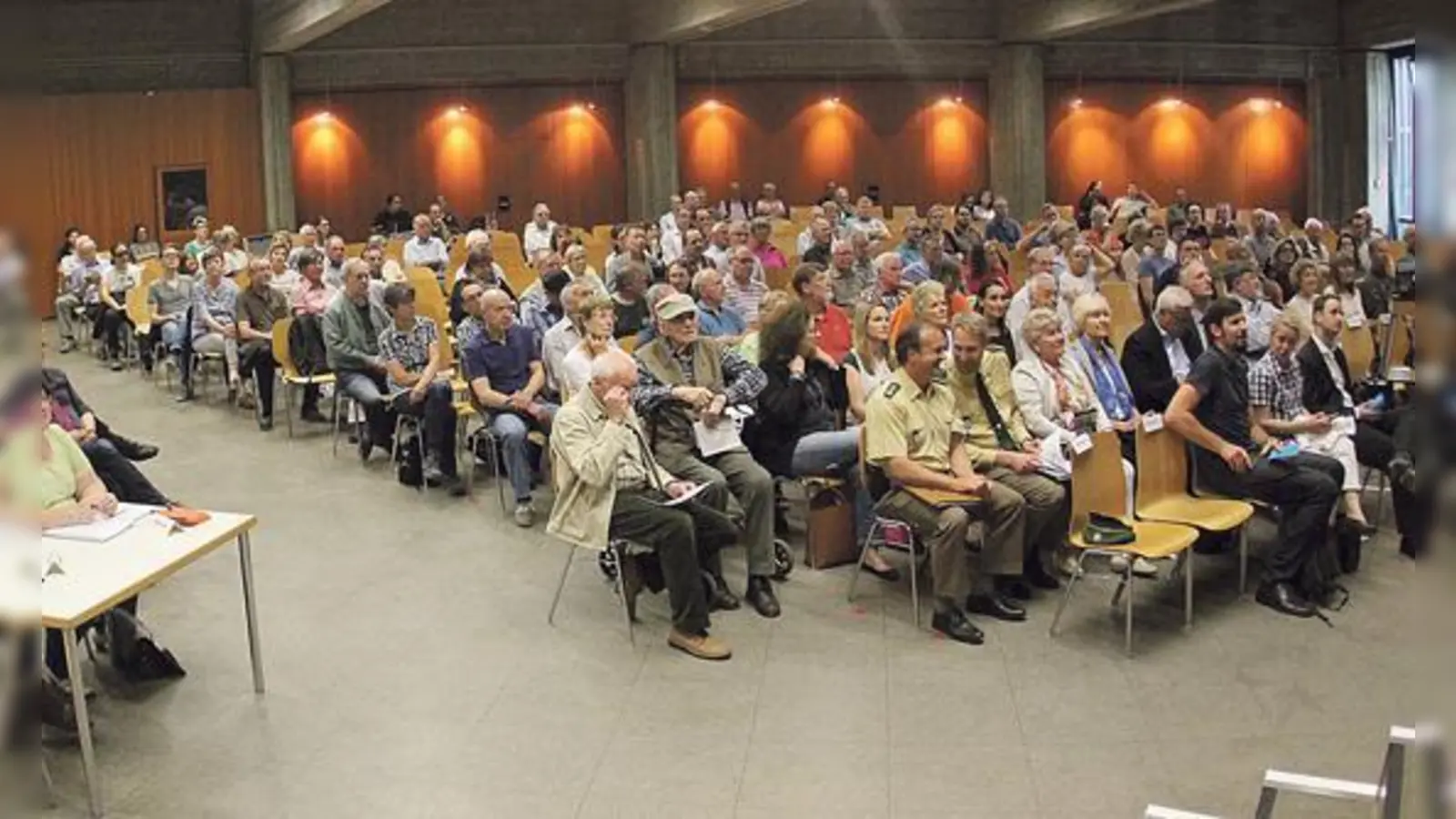Großer Andrang: Die Bürgerversammlung Perlach war auch am vergangenen Donnerstag wieder sehr gut besucht. Klare Anliegen hatten die Bürger im Gepäck. 	 (Foto: Red)