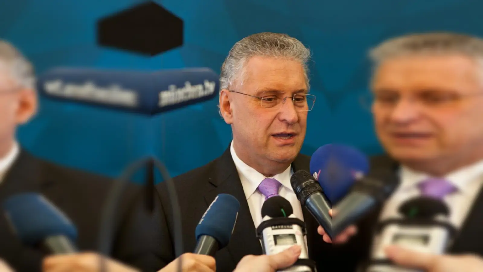 Kündigte jetzt das Volksbegehren zu den Studienbeiträgen an: Innenminister Joachim Herrmann.  (Foto: Ministerium)