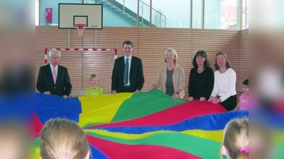 Zusammen mit dem Lions Club Germering lernen die Kinder spielerisch, wie schön es ist, gesund zu leben. (Foto: pi)