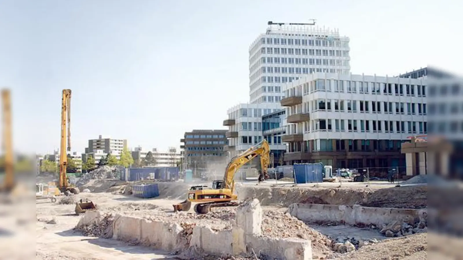 Die Vorbereitung zur Schaffung des neuen Quartiers auf dem ehemaligen »Agfa-Gelände« haben an der Spixstraße längst begonnen.	 (Foto: Hettich)