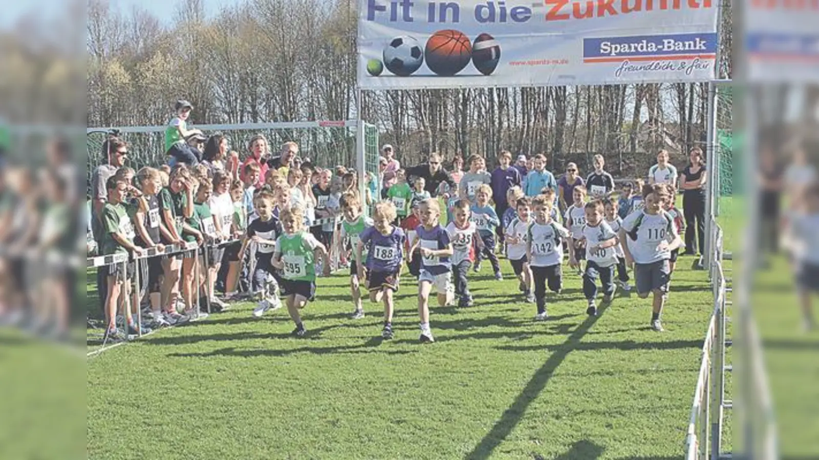 Die jüngsten Läufer starteten den Ebersberger  Geländelauf.   (Foto: Katrein Chirco)