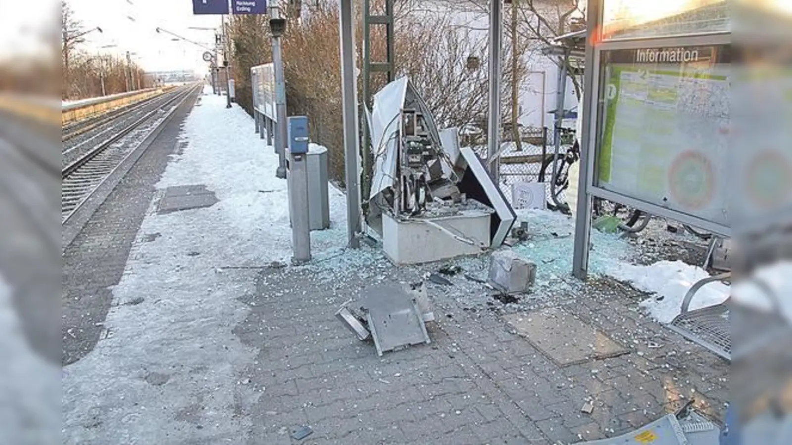 Innerhalb von nur zehn Tagen wurden zweimal am Bahnhof Grub die Fahrkartenautomaten aufgesprengt.	 (Foto: LKA)