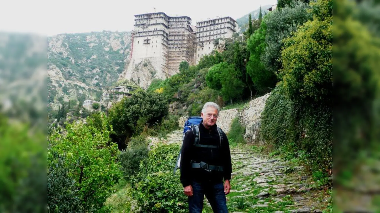 Buchautor und Ikonenmaler Helmut A. Haffner (Bild) berichtet in der Germeringer Jesus-Christus-Kirche über die spirituelle Kraft des griechischen Bergs „Athos”. (Foto: Helmut A. Haffner)