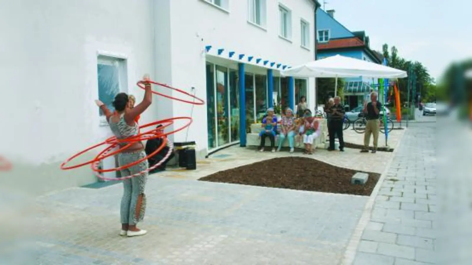 Der Circus Bambino unterhielt Groß und Klein mit Artistik und Clownerie. (Foto: ls)