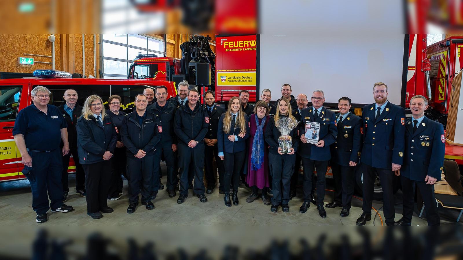 Rund-150-G-ste-feiern-den-60-Geburtstag-von-Kreisbrandrat-Georg-Reischl