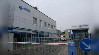 Der Krach, der vom Omnibus-Betriebshof West ausgeht, ist so laut, dass das benachbarte neue Wohngebiet durch Schallschutzwände dagegen abgeschirmt werden muss. Das erklärt das Referat für Gesundheit und Umwelt. (Foto: tg)