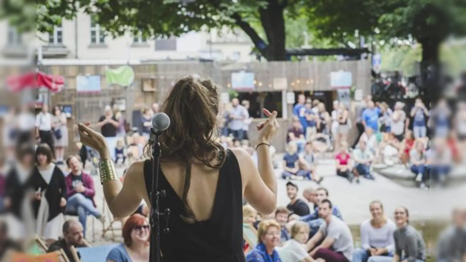 Der Kulturstrand findet heuer wieder rund um den Vater-Rhein-Brunnen statt.            (Foto: Sebastian Dürst/urbanauten)