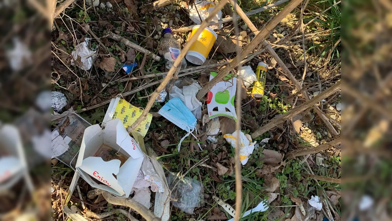 Moosachs Grünflächen, Plätze und Straßen sollen wieder von Unrat befreit werden. (Symbolbild: dm)