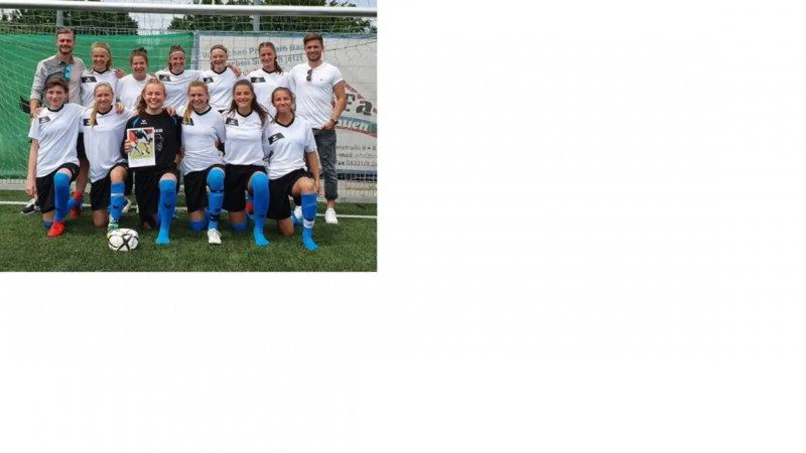 Das erfolgreiche Herrschinger Team: Lehrer Dominique Will, Vivien, Ipec, Theresa, Feli, Bella, Lehrer Sigl (oben von links), Nelly, Leo, Lena, Lena, Amelie und  Lena (unten von links). (Foto: Realschule Herrsching)