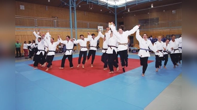 Die Damen des TuS Holzkirchen und TV Lenggries holten sich in der Landesliga den Meistertitel.	 (Foto: VA)