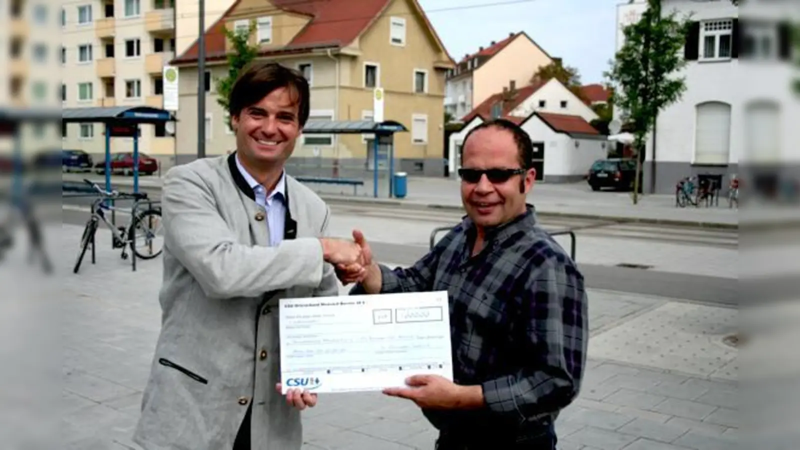 Das Moosacher Weinfest der CSU erhöhte das Spendenkonto für das gewünschte Wasserspiel. 	 (Foto: VA)