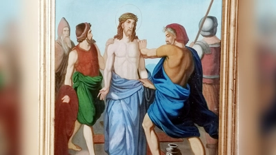 Jesus wird seiner Kleider beraubt: Kreuzwegstation in St. Peter und Paul. (Foto: job)