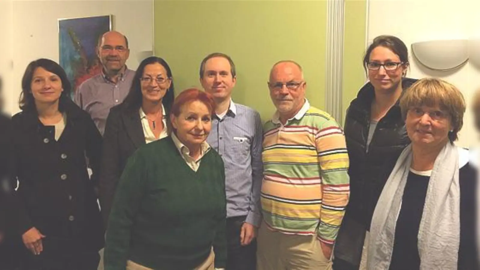 C. Tausend (3. v. l.) mit Stadträtin A. Hübner (1. v. l.), Bezirksrat M. Malm (5. v. l.), BA-Vorsitzender A. Dietz-Will (rechts) und weiteren Gästen. 	 (Foto: VA)