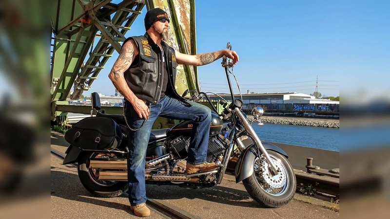 Als „Schaf im Wolfspelz” bezeichnet sich Oliver Bodrogi selbst. Bei Talk im Turm erzählt er mehr über sein Leben und seinen Glauben.  (Foto: OIiver Bodrogi)