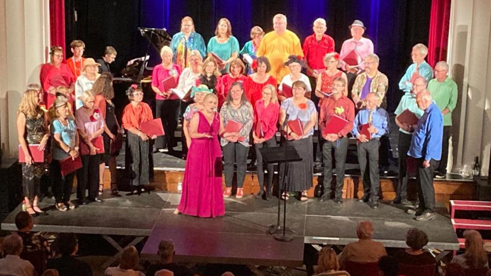 Sommer-Soir-e-im-Kleinen-Theater-Haar