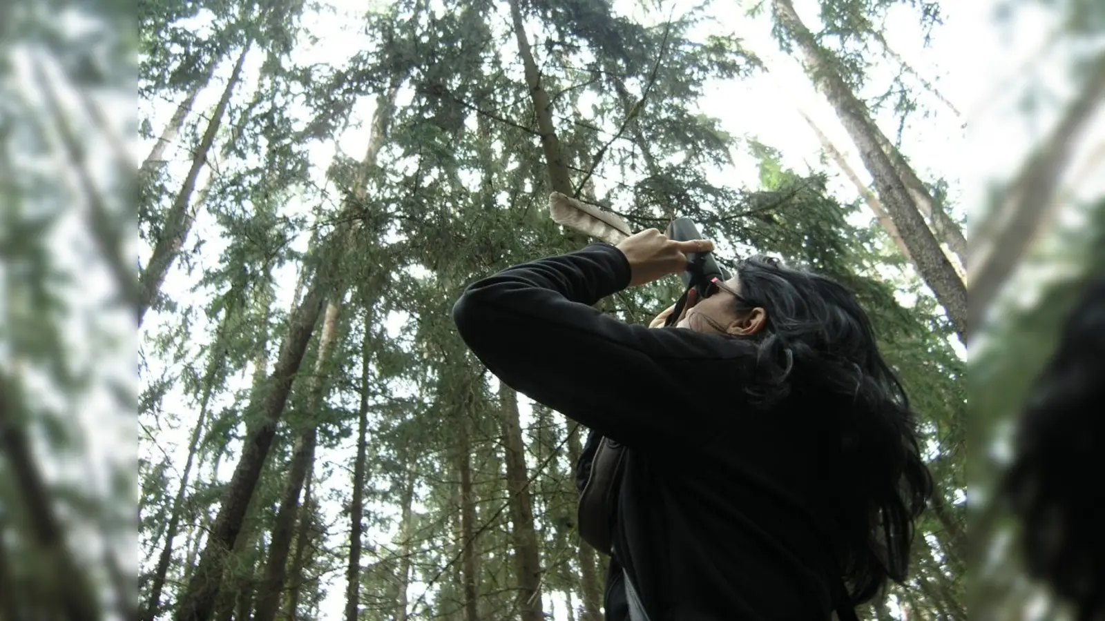 Vogelbeobachtung. (Foto: Christiane Geidel, LBV Bildarchiv)