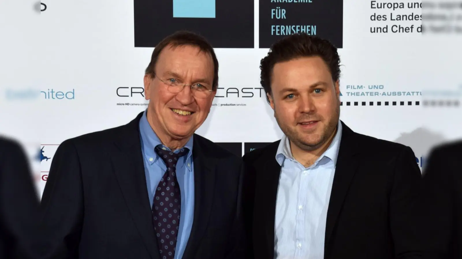 Journalist Ulrich Chaussy (links) führt ein Gespräch mit Regisseur Daniel Harrich. (Foto: VA)