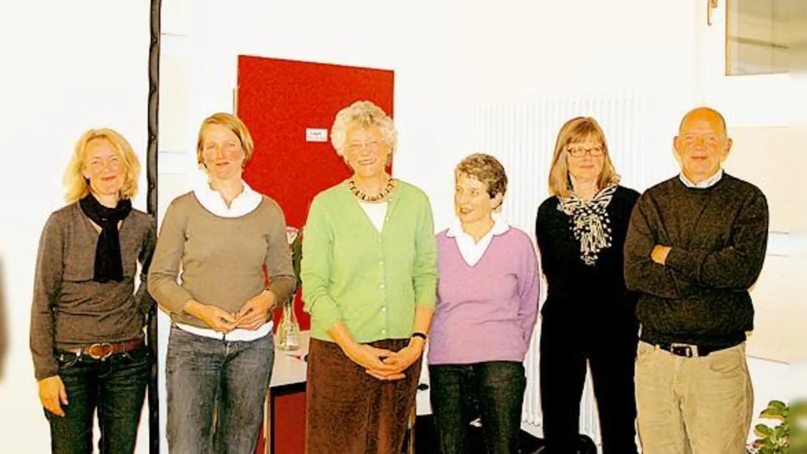 Der neugewählte Vorstand des Ackermannbogen e.V.: Susanne Schäfer, Susanne Höck, Christl Karnehm, Karin Hertel, Angela Winkelmann, Markus Wagner-Franco (v.l.). 	 (Foto: Verein)