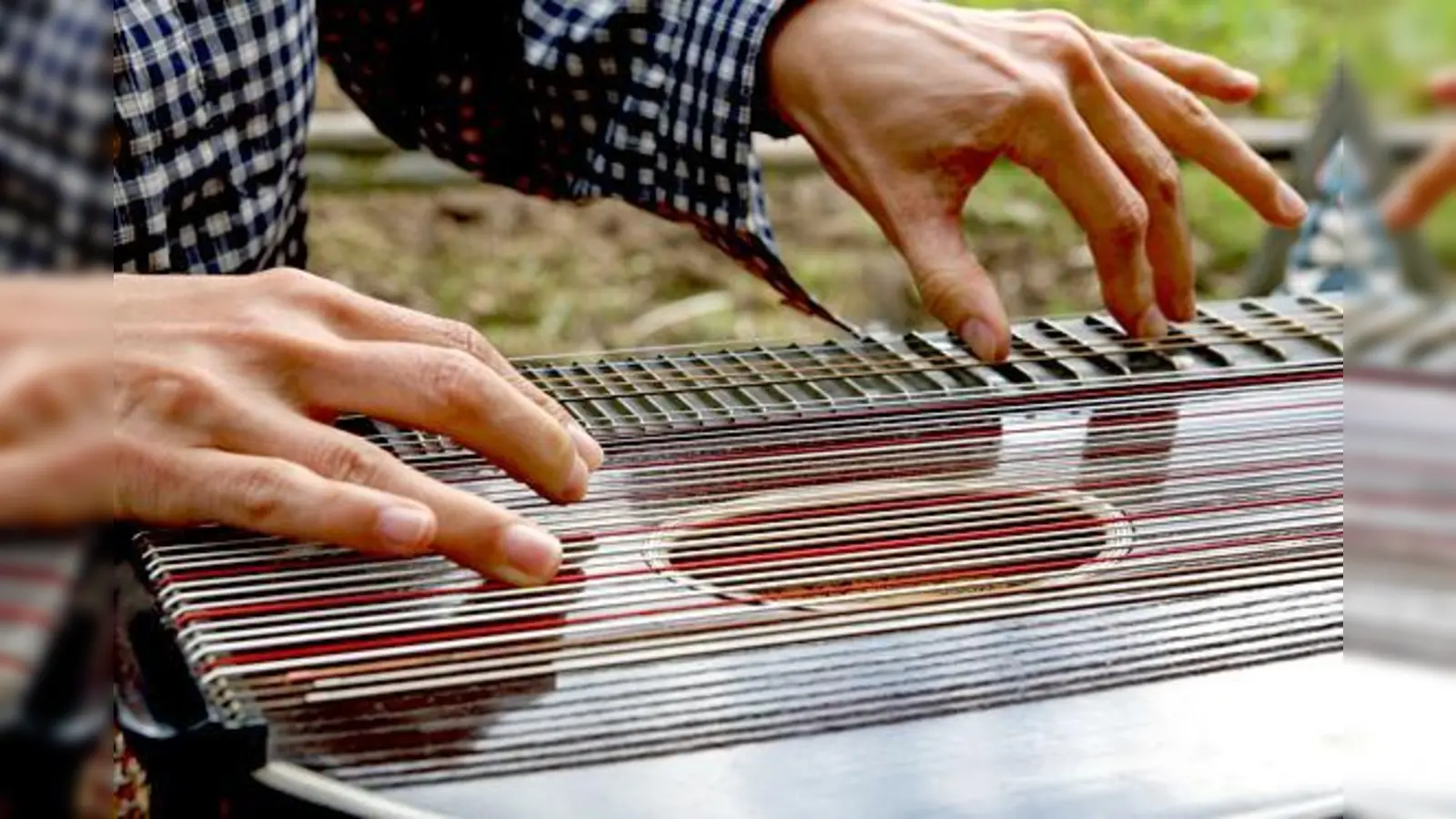 Am 14. Mai (Christi Himmelfahrt) treffen sich über 100 Musikanten im altbayrischen Dorf am Schliersee bei Süddeutschlands größtem Zithertreffen.	 (Foto: Anselm Baumgart)