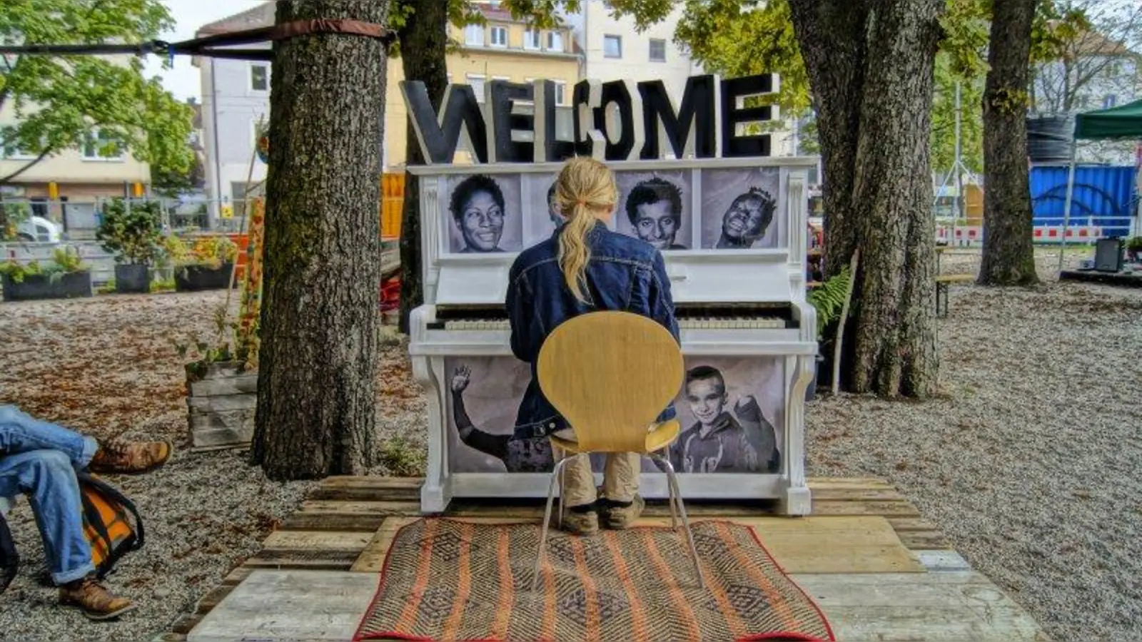 „Teller Heimat“ heißt das Klavier von Angelika Feigenbutz, das im vergangenen Jahr aufgestellt worden war. (Foto: Nenad Artmann)