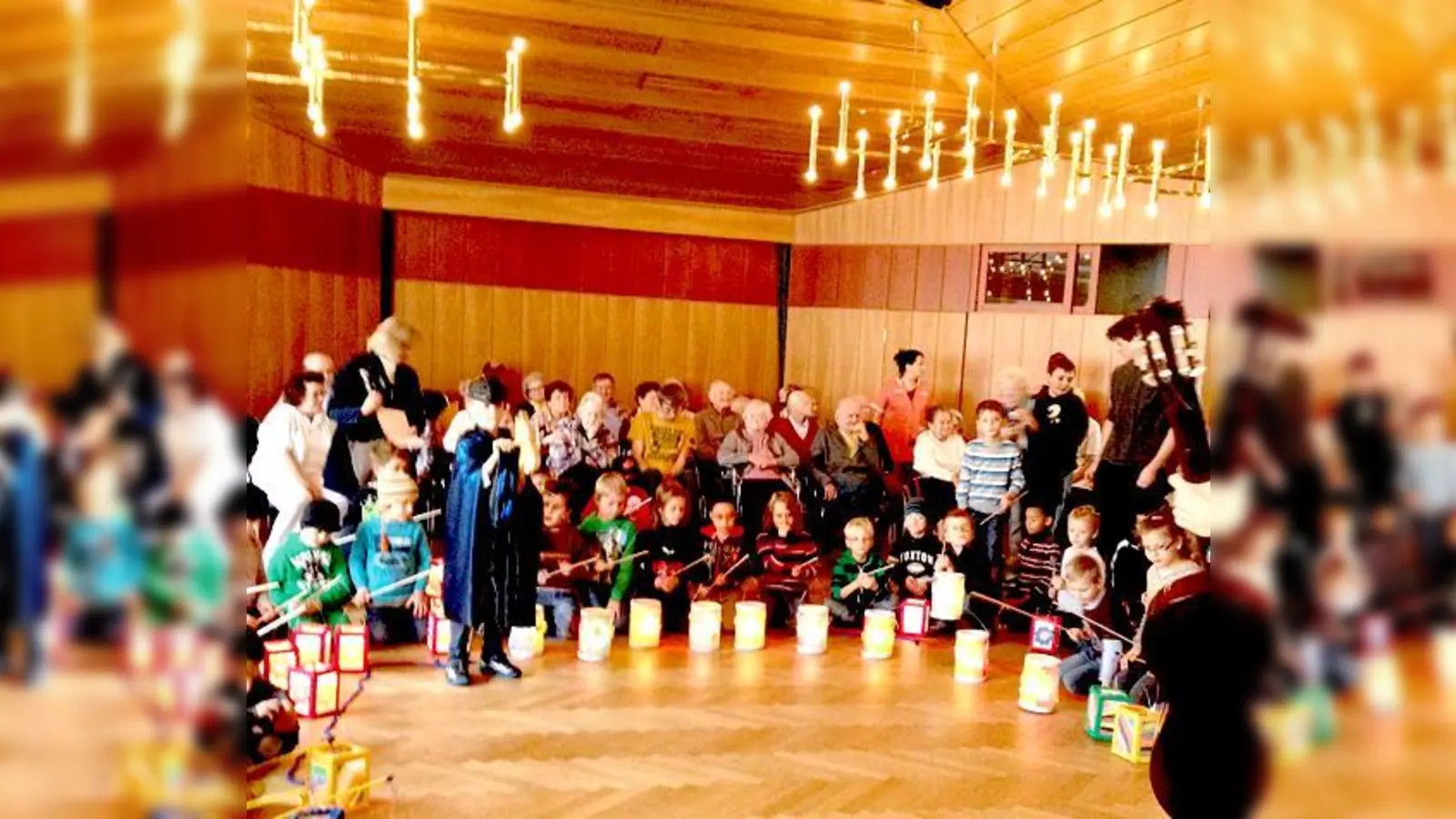 aDie Kinder der Förderschule erfreuten zu St. Martin die  Bewohner des Seniorenzentrums.	 (Foto: privat)