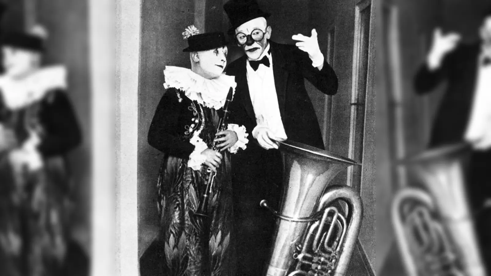 Karl Valentin ist mit Liesl Karlstadt in seinem ersten Tonfilm zu erleben: »Die verkaufte Braut«.	 (Foto: VA)