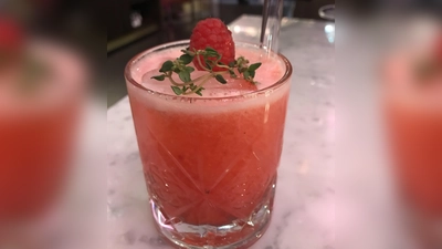 In netter Runde Cocktails trinken und einen romantischen Film ansehen, dass kann man im Evang. Gemeindehaus. (Foto: hw)