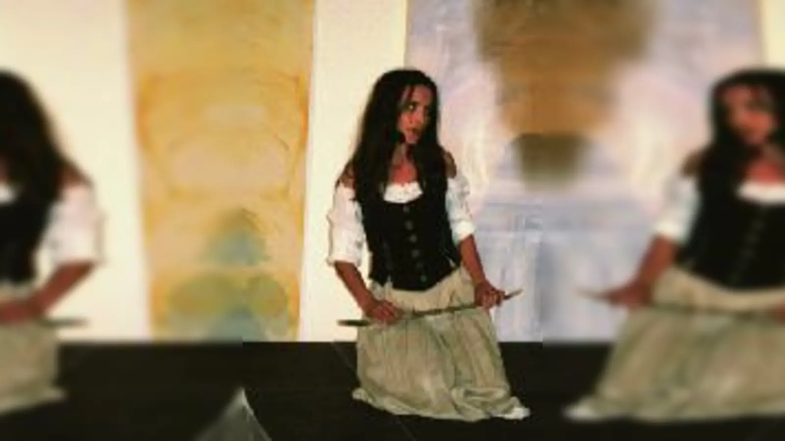 Projektleiter Norbert Kästler freute sich über die zahlreichen Bewerber: Mit einer Arie aus Mozarts »Don Giovanni« zeigte diese Moosacherin ihr Können.	 (Foto: VA)