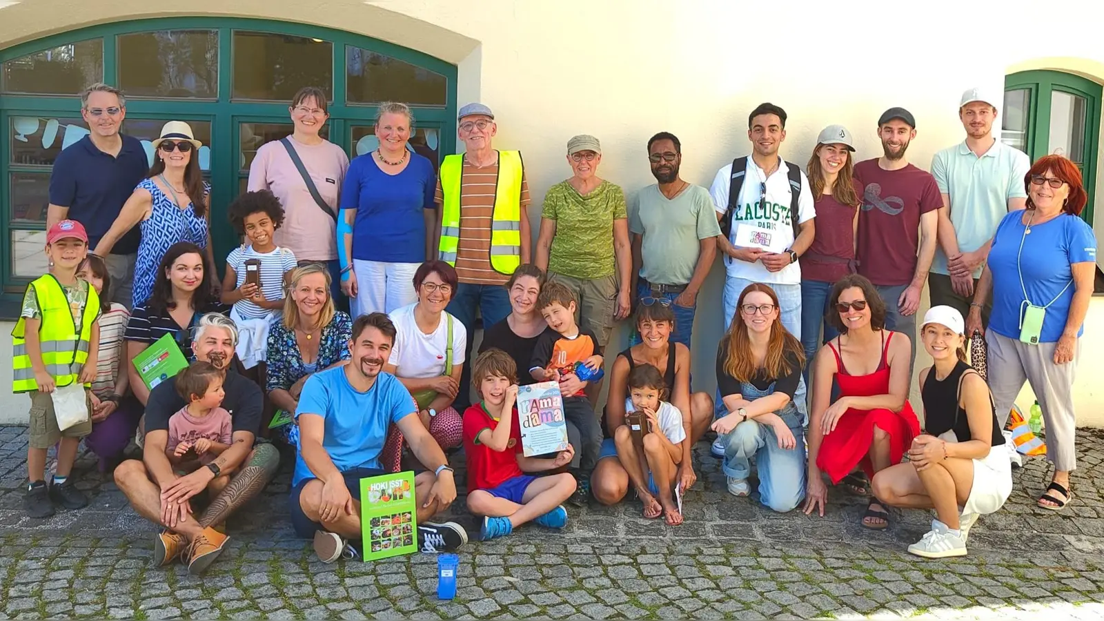 Zusammen kann man viel bewegen - das bewies die Bürgerstiftung mit ihrem Ramadama. (F: Schabmair Petry)