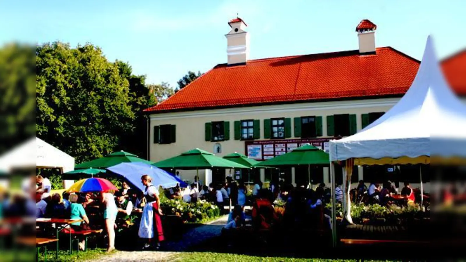 Auf dem Moosacher St.-Martins-Platz und im Pelkovenschlössl herrschte buntes Treiben beim Historischen Handwerkermarkt. 	 (Fotos: ws)