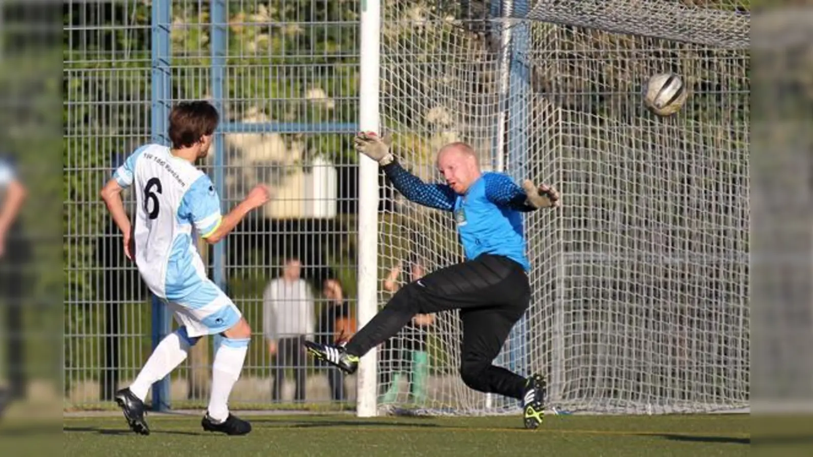 Etienne Reis trifft zum 2:0.  (Foto: A. Wild)