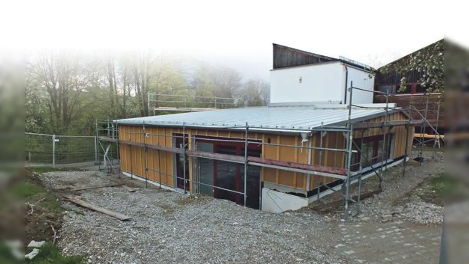 Neubau einer Mensa im Wallfahrtsort: In Maria Thalheim muss die Schule erweitert werden. Zum neuen Angebot gehört auch die Versorgung mit Mahlzeiten.	 (Foto: kw)