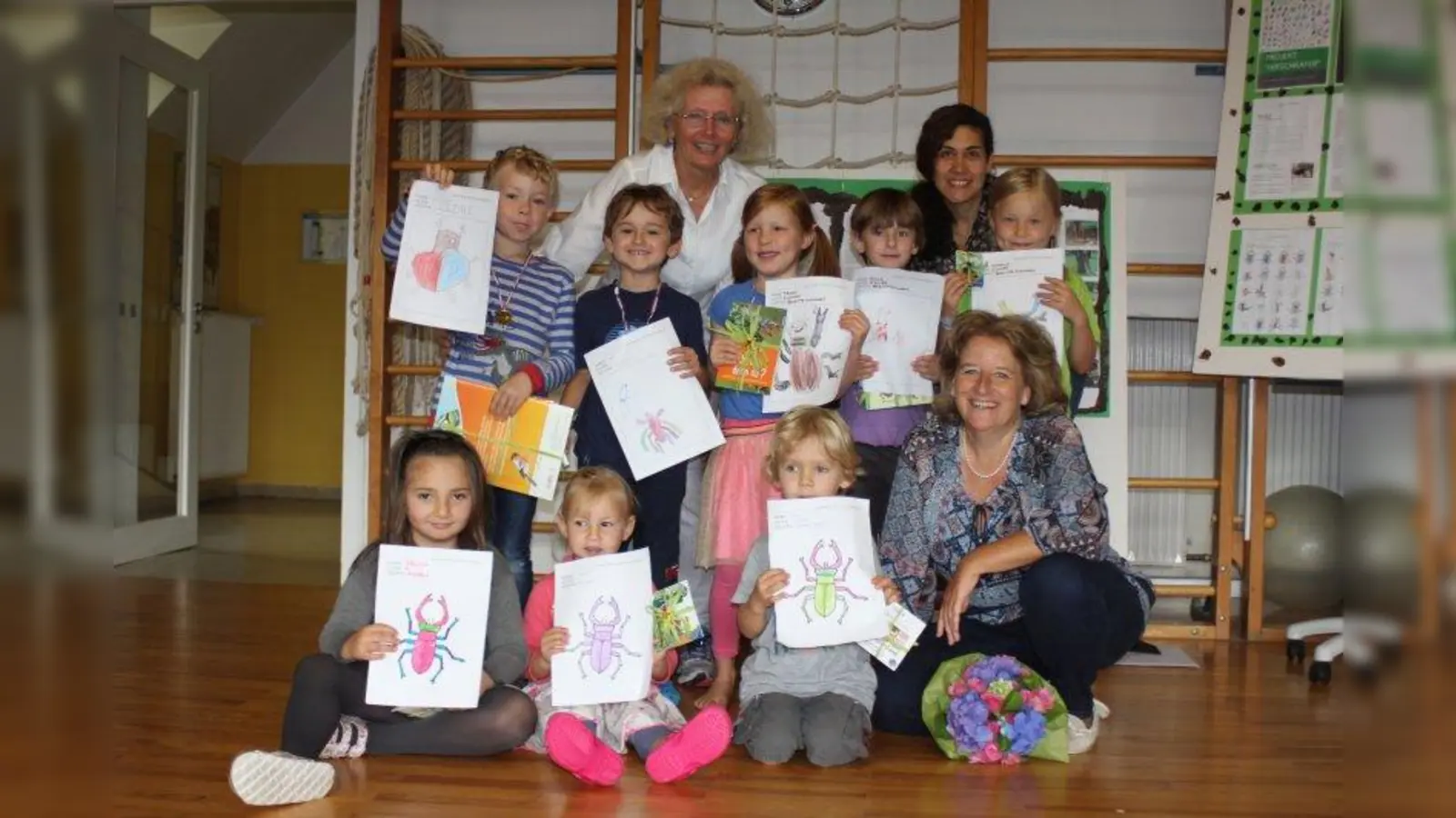Die Kinder vom Kindergarten Hirschanger malten nicht nur den Hirschkäfer, sondern erfuhren auch viel wissenswertes rund um das Insekt. (Foto: Kita Hirschanger)