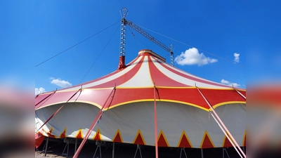 In die abenteuerliche Welt des Zirkus können sich Grundschulkinder während der Pfingstferien stürzen.  (Foto: Gemeinde Poing)