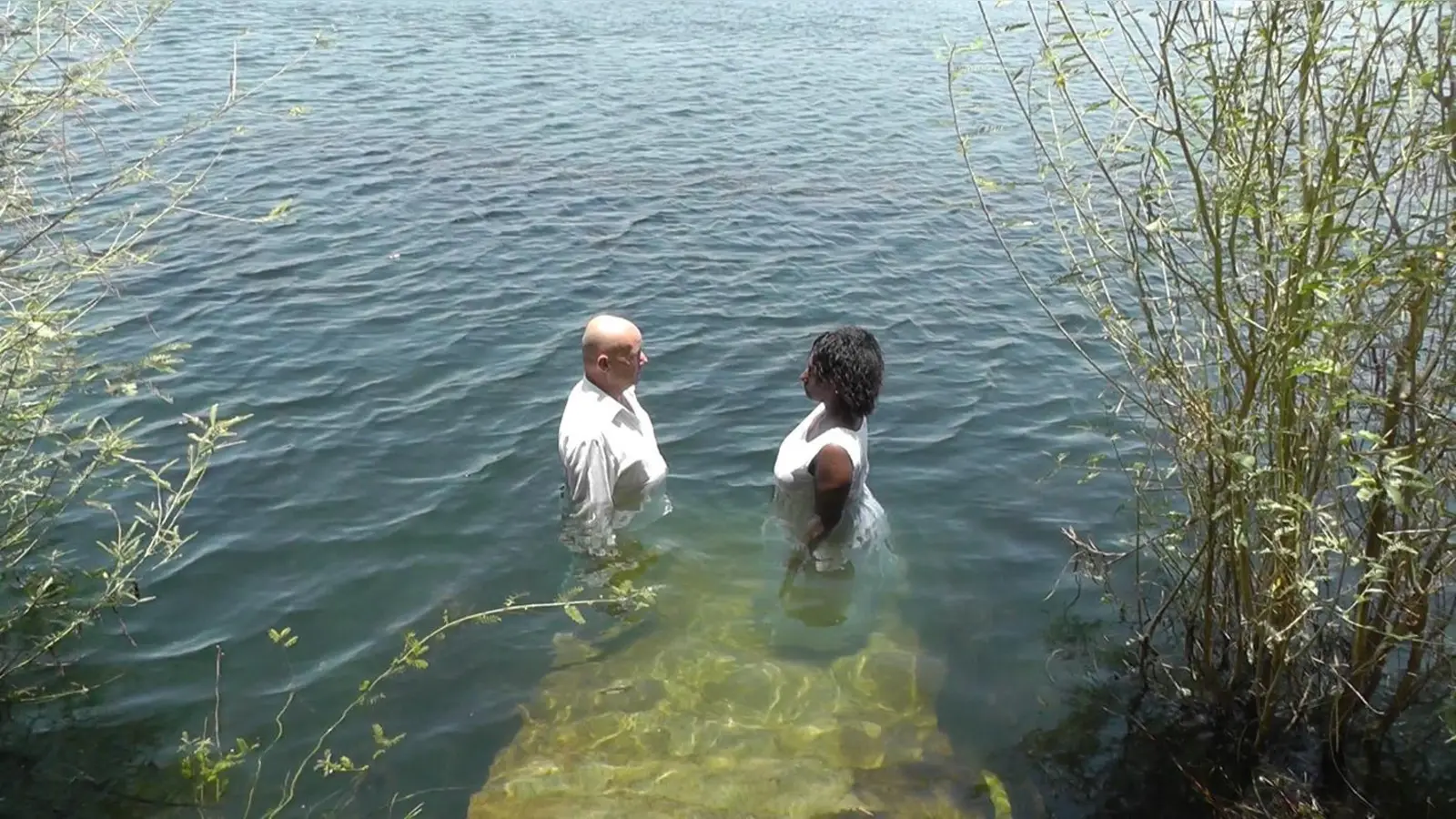 "Fisch im Park" am 11.10, 16 Uhr; 13.10., 15 Uhr; 17.10., 17 Uhr: Die Performance wird im Herzog-Wilhelm-Park vor der Stadtakademie zwischen Sendlinger tor und Josephspitalstraße aufgeführt. toffaha reagiert auf Vorgefundenes: den verborgenen stadtbach im untergrund und die gestalterischen elemente an der oberfläche. (Foto: toffaha)