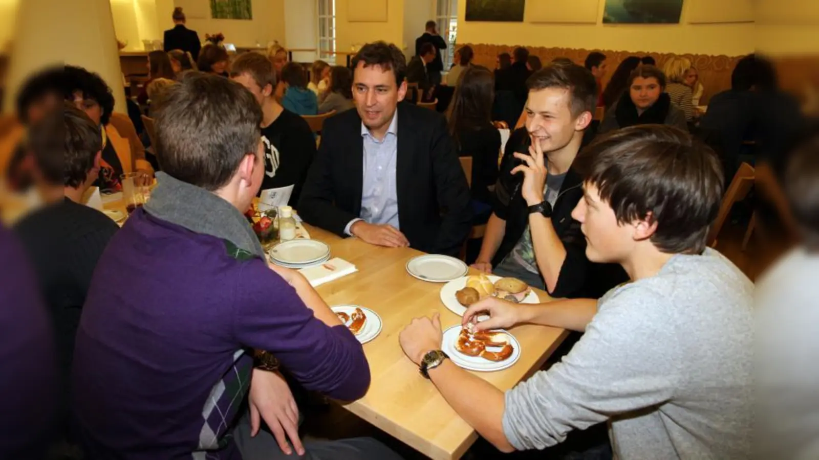 Diskussion im Landtag (von links): Volker Laufer, MdL Georg Eisenreich, Tilman von Werthern und Lorenz Gladenbeck. (Foto: Er)