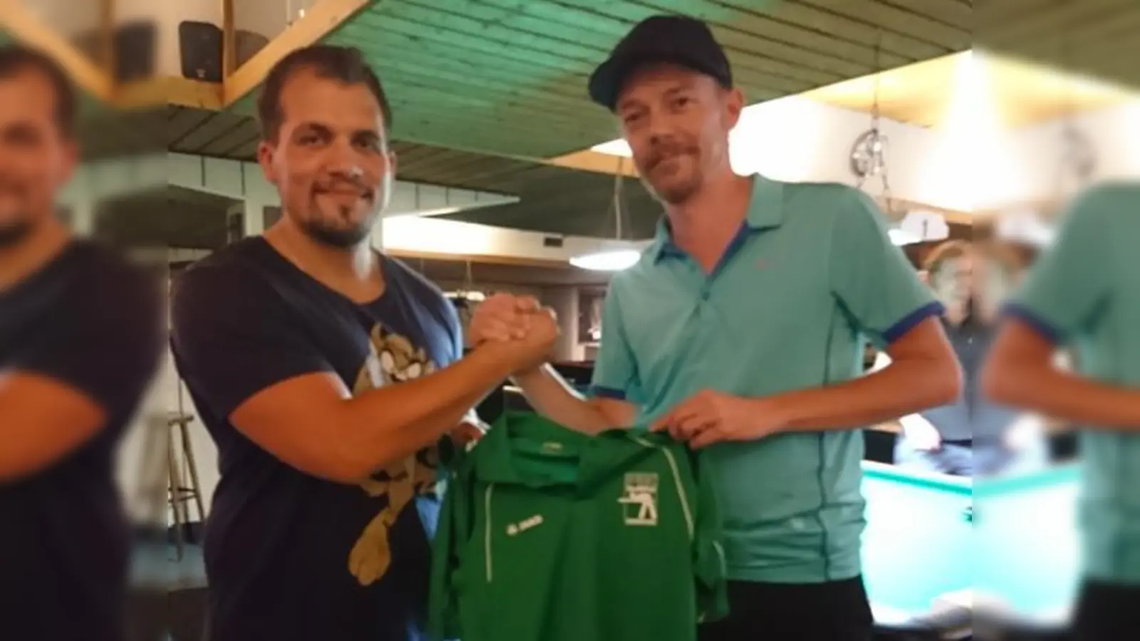 Willkommen an Bord! Kapitän Alexander Dinov (li.) begrüßt Marc Altenbuchner beim PBC Olimpia.	 (Foto: Verein)