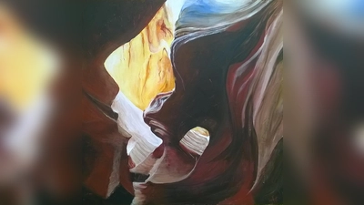 Der kleine Antelope Canyon mit seinem gigantischen Farben- und Formenspiel ist eine der fazinierendsten Naturattraktionen im Westen der USA. Else Lenz hat hier einen Eindruck in Acryl wiedergegeben.<br> (Bild: Else Lenz)