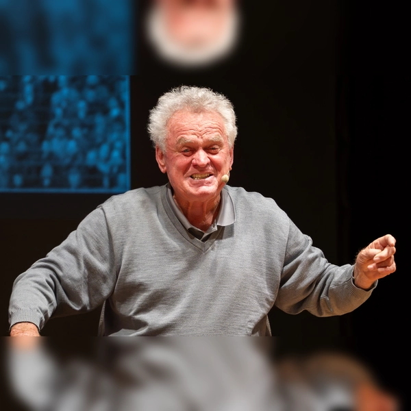 Auch mit 82 Jahren sprüht er vor Lebensfreude und Humor: Sepp Maier tritt am Dienstag, 27. Oktober, im Theatersaal des ASV Dachau in der Gröbenrieder Straße 21 auf. (Foto: Bruno Märkl)