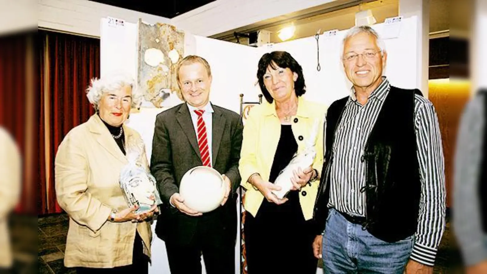 Die Jury: Nadja Gräfin von Sayn-Wittgenstein, Hannelore Schumann, Bürgermeister Robert Niedergesäß und Marktchef Sepp Klement.   (Foto: P. Tränkel)