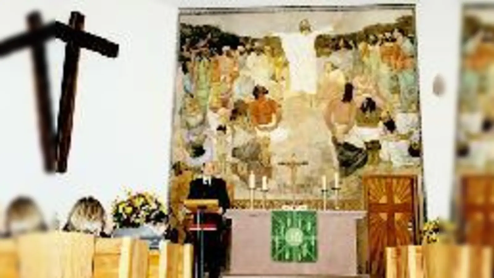 Das geheimnisumwitterte Altarfresko der Thomaskirche erstrahlt zur Freude der Kirchenbesucher in neuer Pracht.   (Foto: hol)