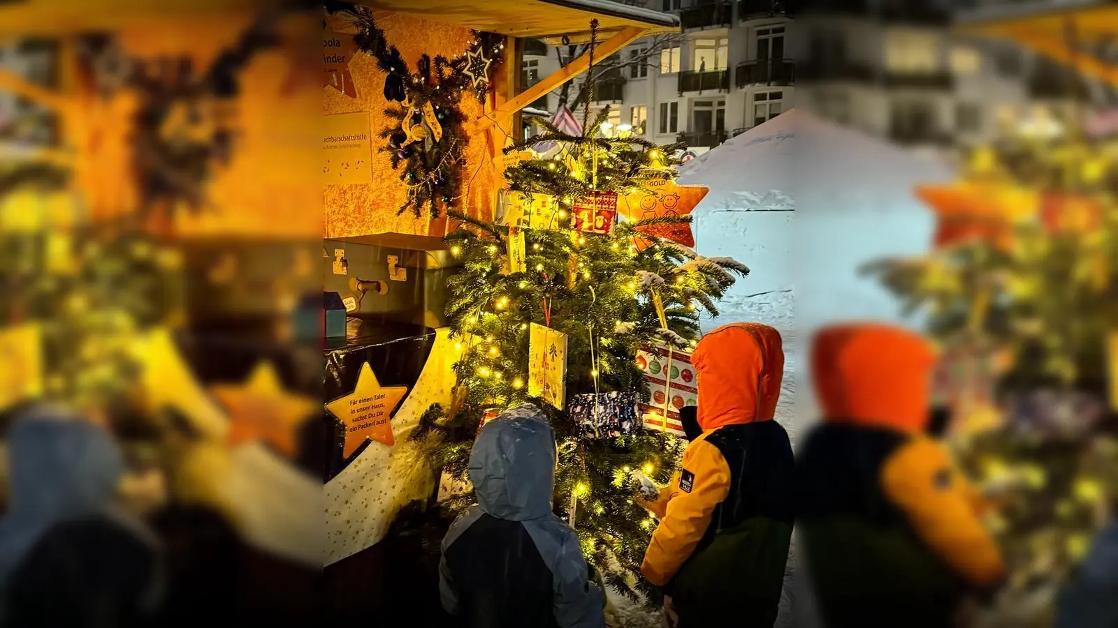 Sehr beliebt bei den kleinen Besuchern ist der Packerlbaum der Nachbarschaftshilfe. (Foto: NbH)