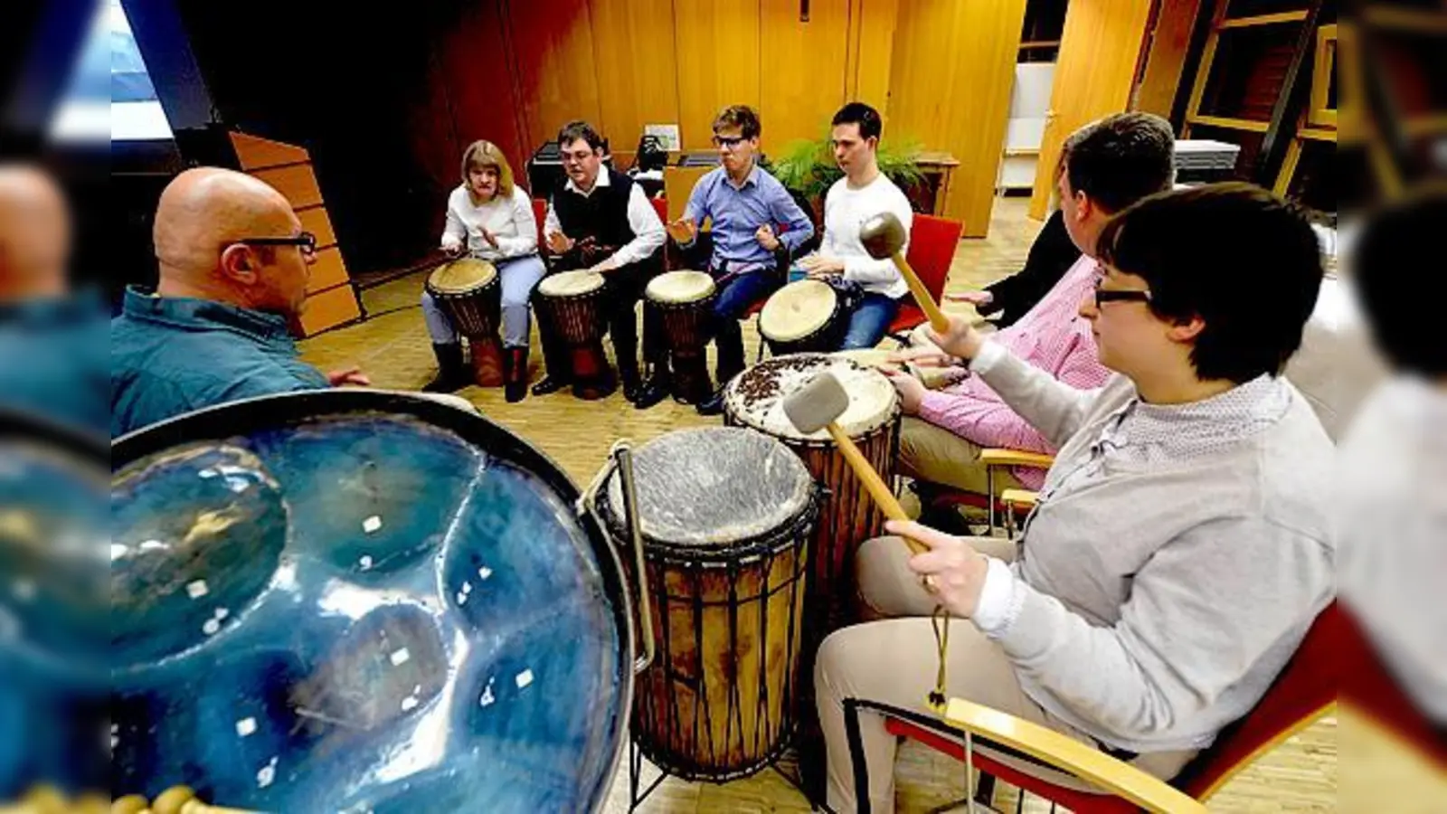 Die Trommelgruppe kam beim Publikum gut an.	 (Foto: Claus Schunk)