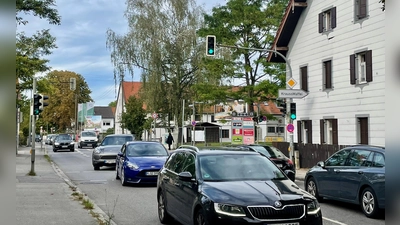 Als Nord-/ Südverbindung durch den Stadtteil ist die Eversbuschstraße stark frequentiert. Mit dem Nahmobilitätskonzept soll der Fuß- und Radverkehr gefördert werden. (Foto: bb)