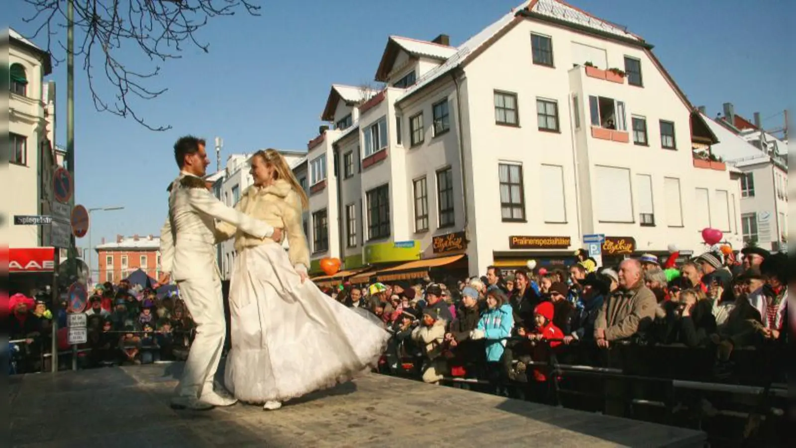 Der Straßenfasching in der Gleichmannstraße verspricht auch dieses Jahr ein besonderes Ereignis zu werden. (Foto: U.S.)